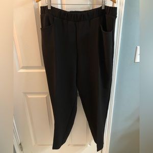 NWT Tailored Pull On Straight Leg Pants, Universal Standard, Size Medium (18-20)